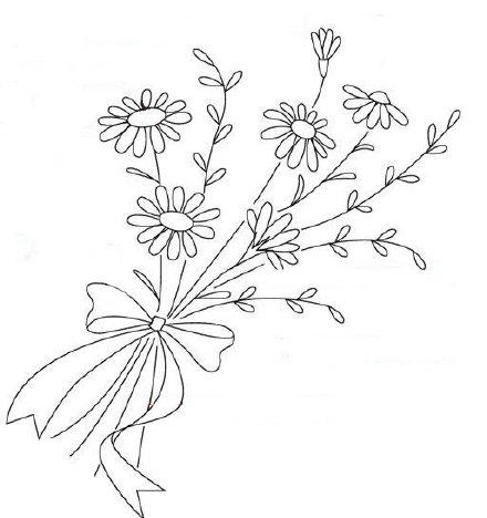 这时候,我们可以刺绣一些花花草草,简简单单的小图案啊.