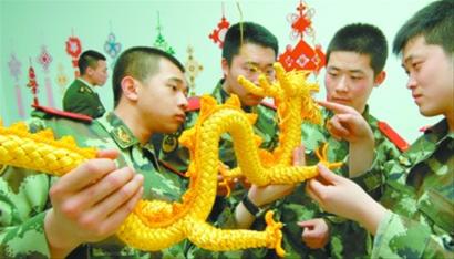 中国结传承人警营展技艺