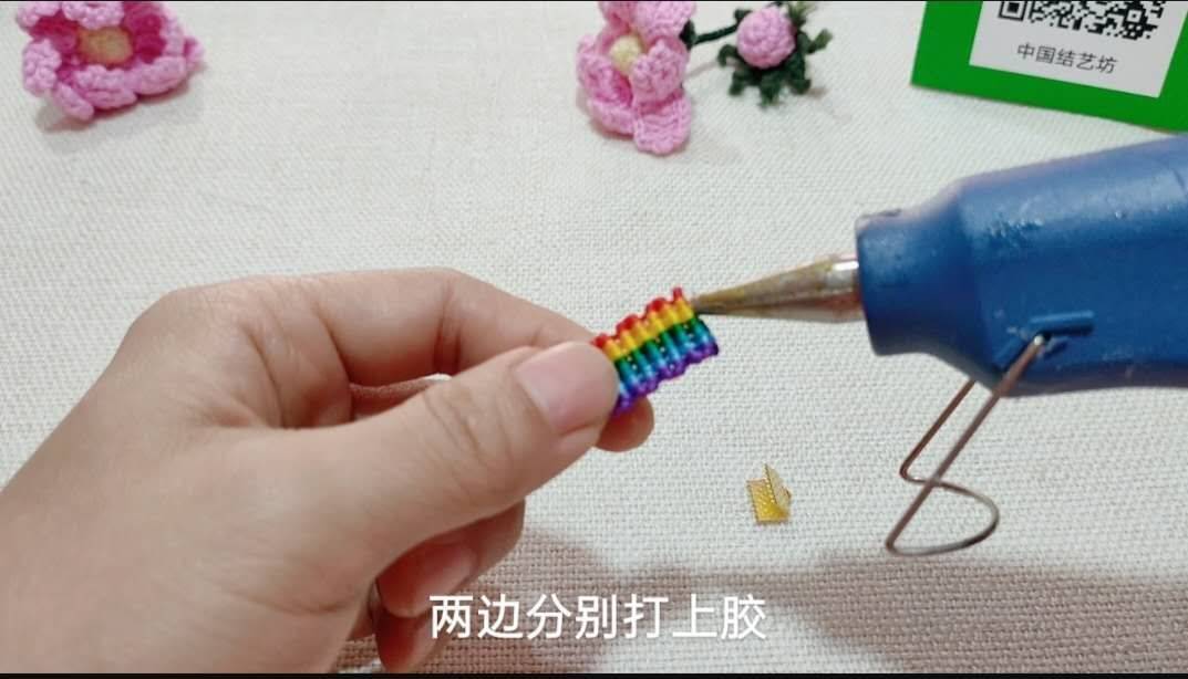 中国结论坛 六一节就做个彩虹斜卷结钥匙扣送给宝贝吧！ 钥匙扣,送给,宝贝,钥匙,彩虹 图文教程区 214009rdhx4aau4xglxluh