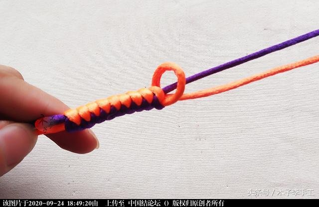 学会这个编织技巧，以后本命年再也不用花钱买红绳手链了-10.jpg
