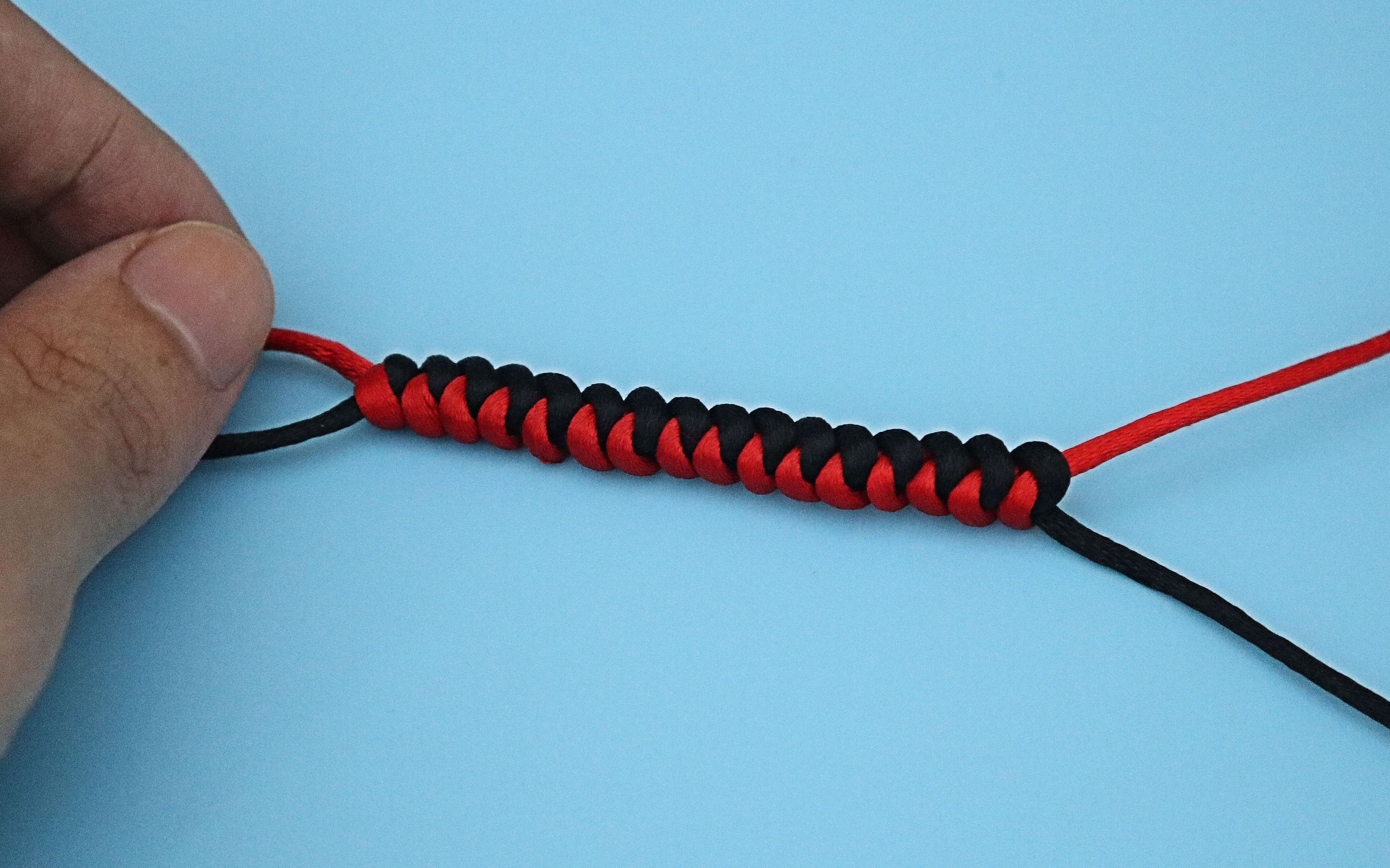中国结论坛 《绳结》蛇结，手绳中常见的绳结，学会了可以编织漂亮的手绳！ 二根绳子各种编法图解,手绳,一根绳子编蛇结,八股手绳收尾打结图解,蛇结手绳的编织方法 视频教程区 163613g33mzf483cq48xi4