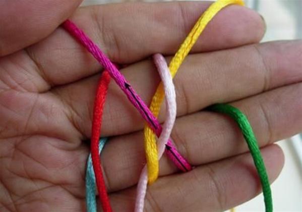 收藏！中国结六线三圈六瓣纽扣结的手工编织方法