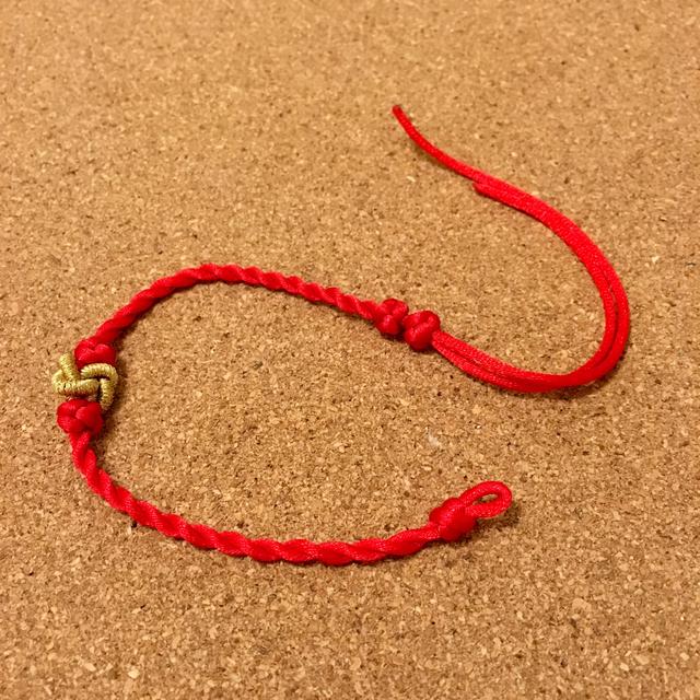 一根红绳一种祝福 同心结情侣红手绳