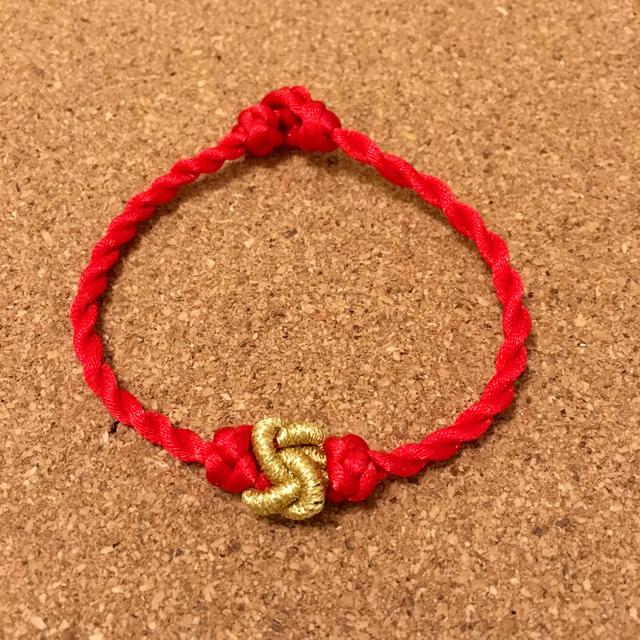 一根红绳一种祝福 同心结情侣红手绳