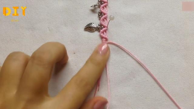 「编织DIY」精美脚链的绳编方法，关键是女孩子们喜欢！