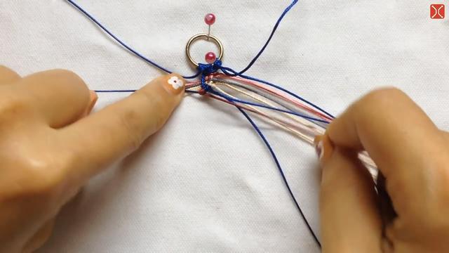 教你學會吊墜的手工編織方法，步驟詳細又簡單，非常受歡迎！