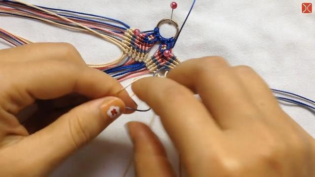 教你學會吊墜的手工編織方法，步驟詳細又簡單，非常受歡迎！