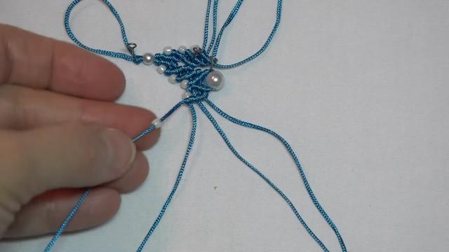 手工繩編系列，帶你學習如何編織雪花形狀的吊墜（圖解2-2）