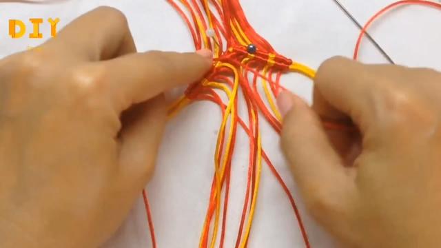 手工编织教程，学习如何编织可爱的3D小鱼挂件（图解2-1）