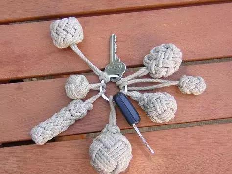 手工繩編小掛件，用幾根繩子打造起來，有用又好看！附教程
