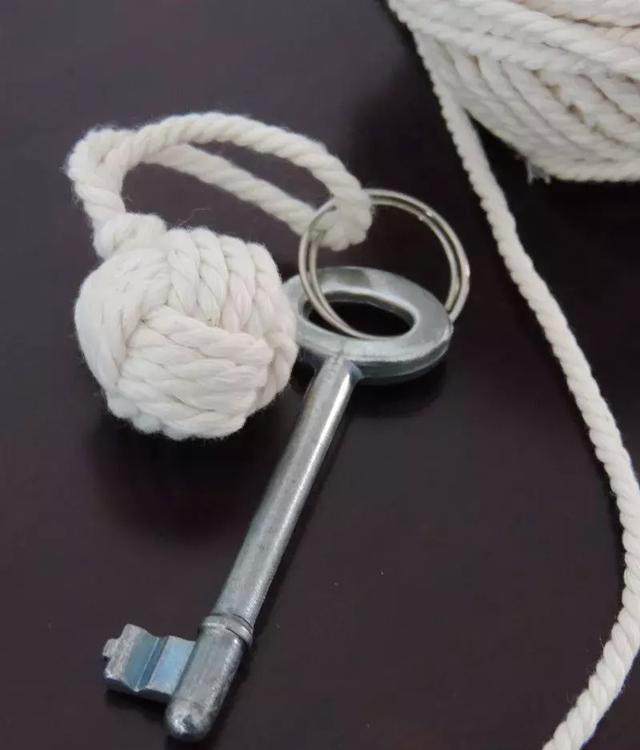手工繩編小掛件，用幾根繩子打造起來，有用又好看！附教程
