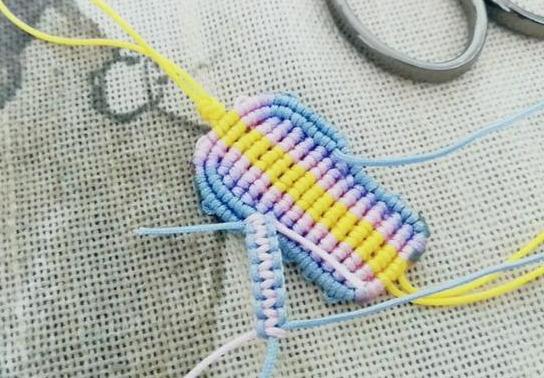 結繩編織，斜卷結就能編出的小掛件，辟邪小鞋子掛飾附教程