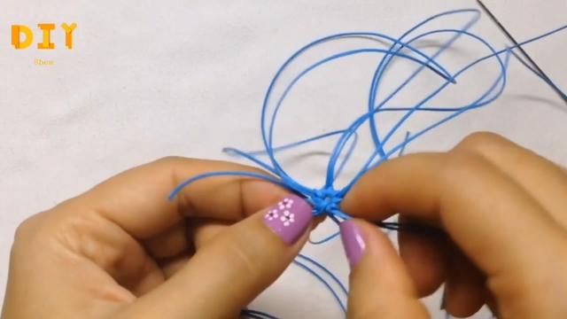 「手工绳编系列」简单又漂亮的流苏挂件绳编方法（步骤2-1）