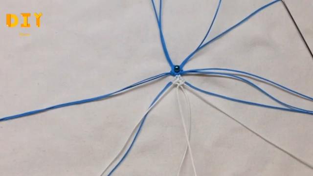 「手工绳编系列」简单又漂亮的流苏挂件绳编方法（步骤2-1）