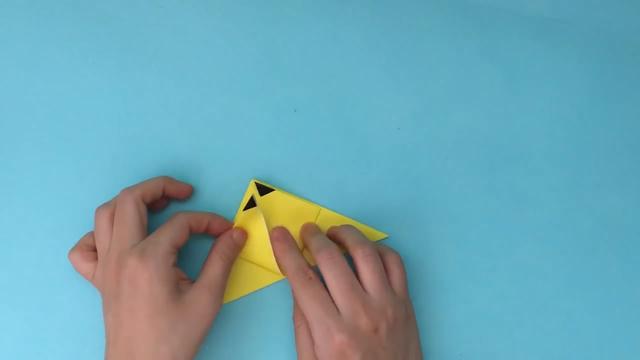 手工折纸小妙招，带你学习如何折纸比卡丘的方法，简单又可爱