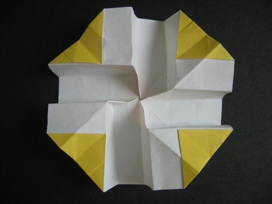 作者拿出家传压箱底的民间纸折秘方精品《玫瑰花折法》奉献各位！