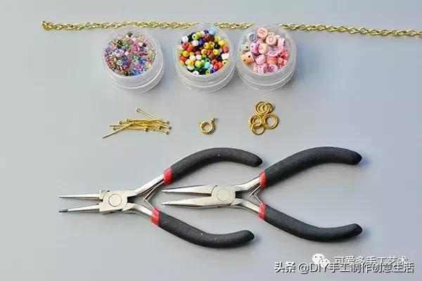 串珠手链美美的，分享6款串珠手链的制作教程，每一款都好漂亮