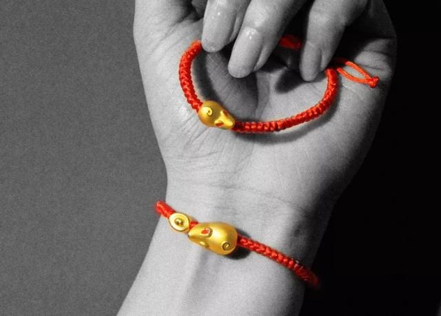 金鼠紅繩帶來時來運轉，這才是中國人腕上最美的手鏈