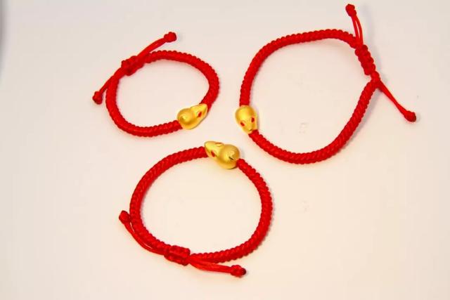 金鼠紅繩帶來時來運轉，這才是中國人腕上最美的手鏈