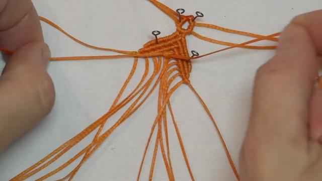 漂亮的风铃花挂饰，绳编方法很简单，看一遍就学会了！
