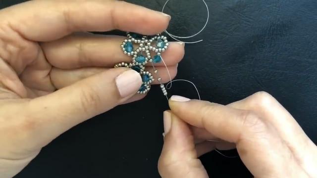 「DIY饰品系列」教你学习如何串珠制作漂亮的春花手镯！
