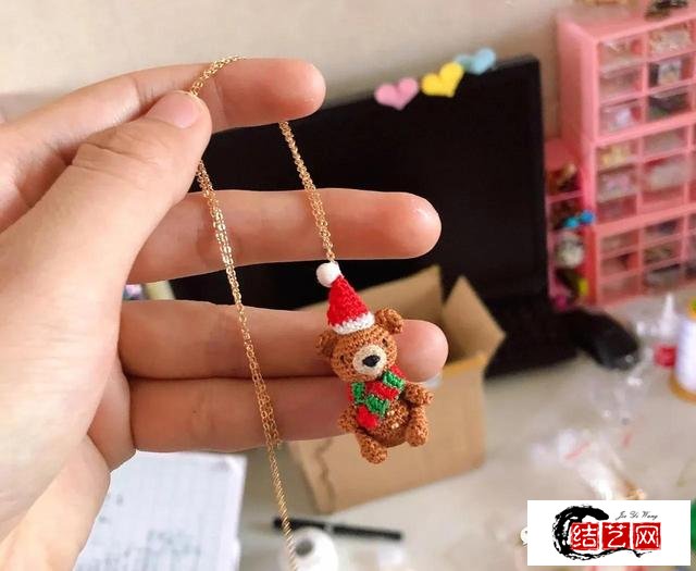 钩针图解：可以做吊坠的迷你圣诞玩偶