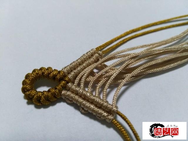 编绳教程-山花烂漫手牌式手绳编织方法