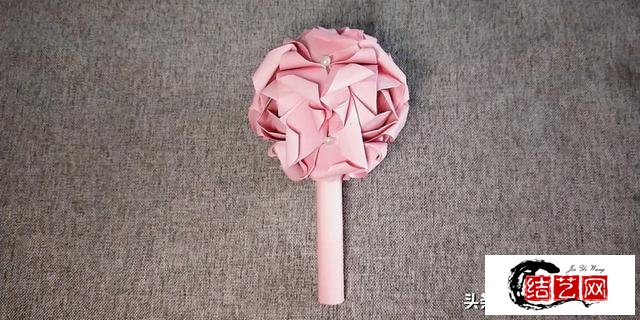 手工教程：做一个漂亮的玫瑰花捧花，用折纸表达我喜欢你