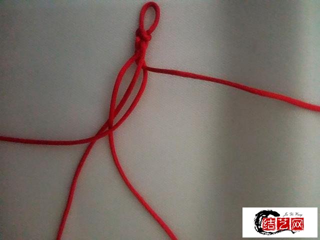 圆形四股辫的编法