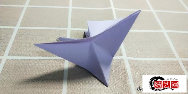 手工：超简单五瓣花折纸，一张纸就能完成，很漂亮哦