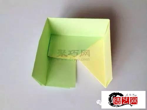 如何手工折纸正方形盒子 正方形纸盒折法图解