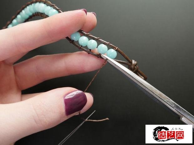 DIY穿珠做手链 十分漂亮简单的真皮绳串珠手链（图文教程）