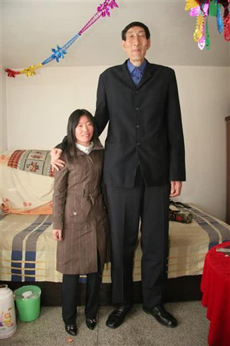 姚明老婆身高，刘晓庆真实的身高体重是多少{中国第一高人2.81米}