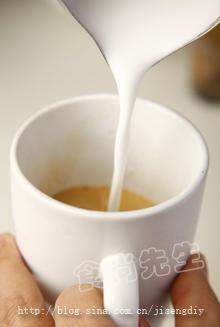 牛奶咖啡,牛奶咖啡个人简介(咖啡牛奶)