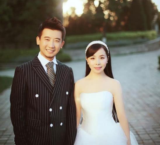 王二妮的结婚照片,(王二妮结婚了吗她老公是谁)